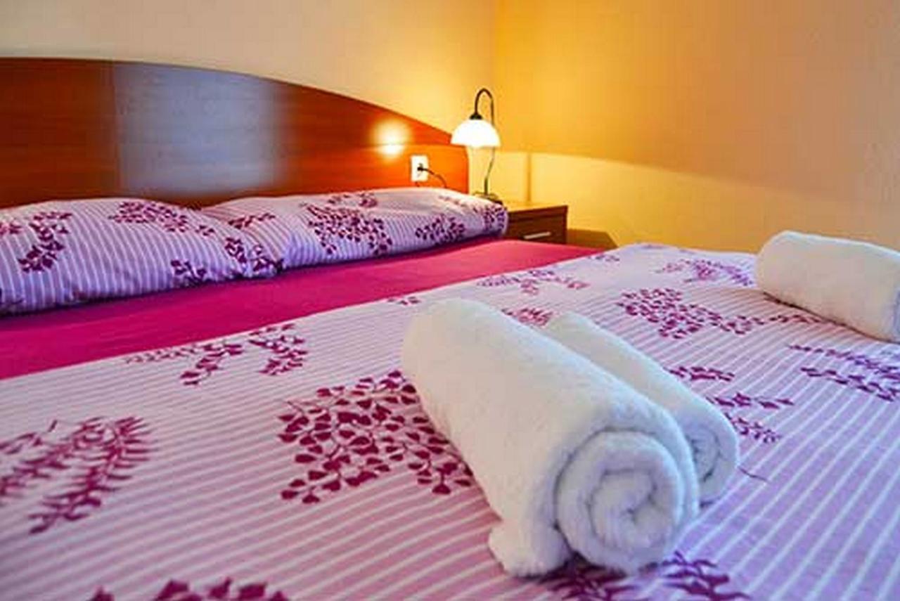 טרוגיר Apartments Barisic Hrvatskih Zrtava 404 Seget Vranjica מראה חיצוני תמונה