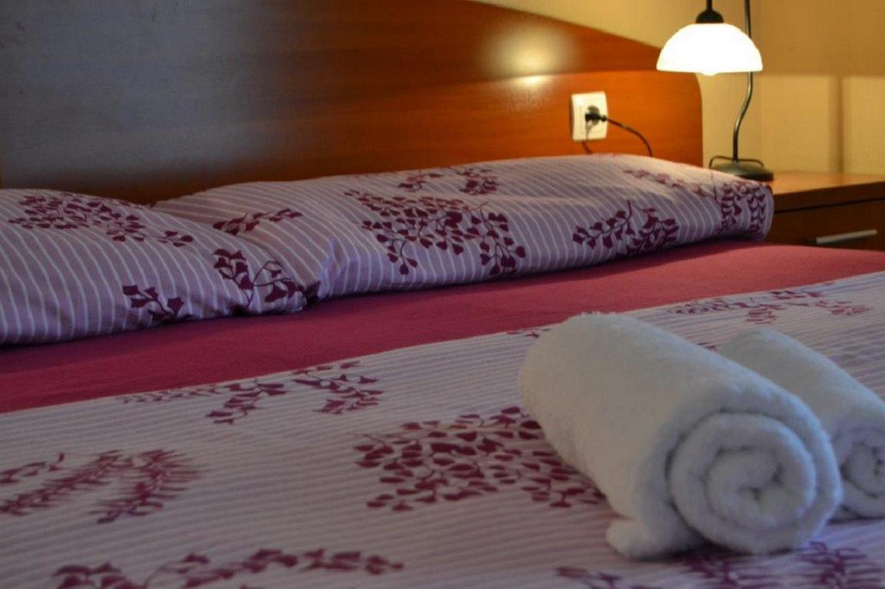 טרוגיר Apartments Barisic Hrvatskih Zrtava 404 Seget Vranjica מראה חיצוני תמונה